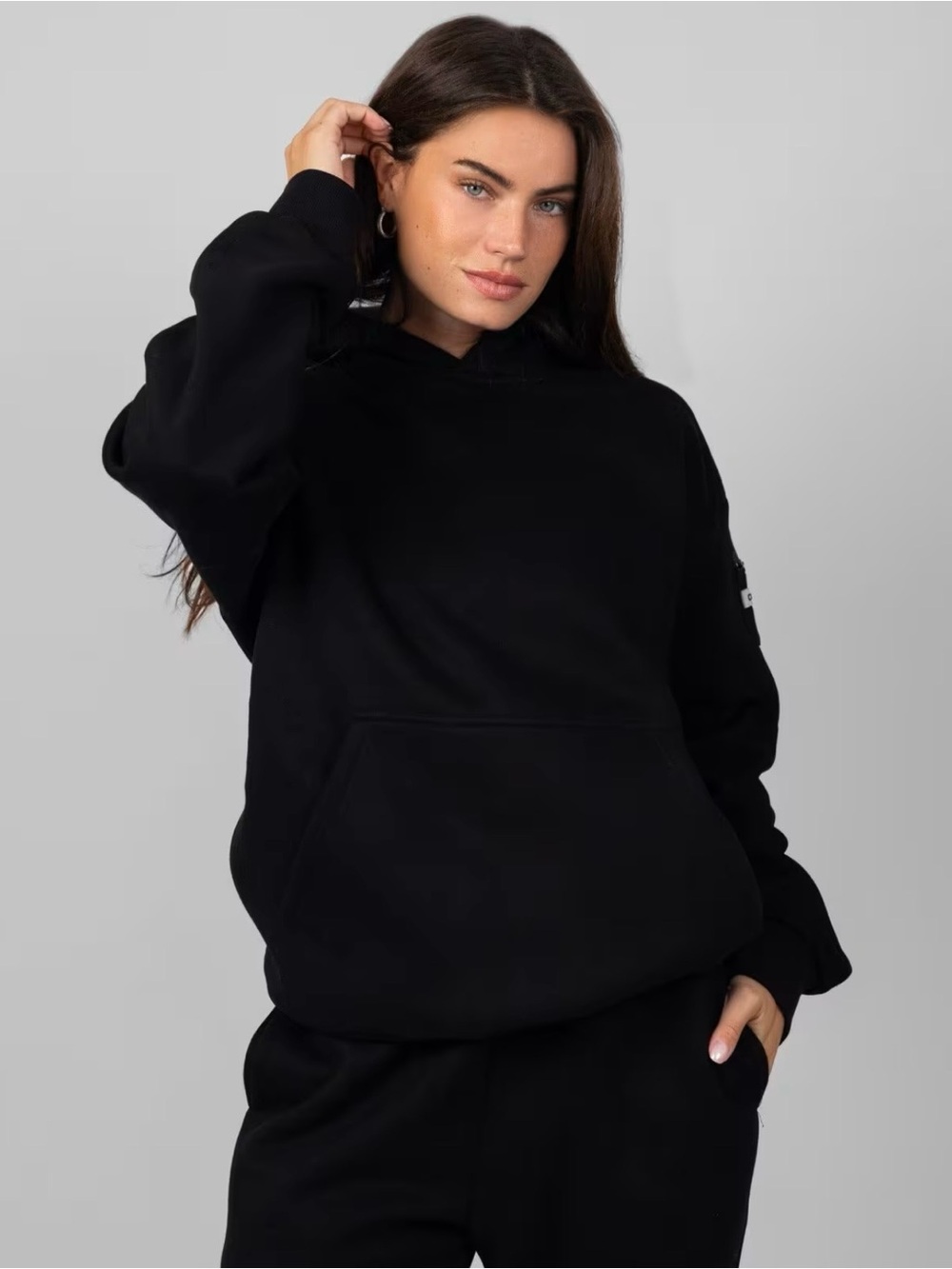 Comfrt Travel Essentials Hoodie - Obsidian